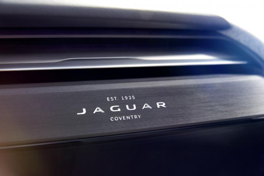 Интерьер Jaguar I-Pace Concept 2016 года  (фото 52 из 91)